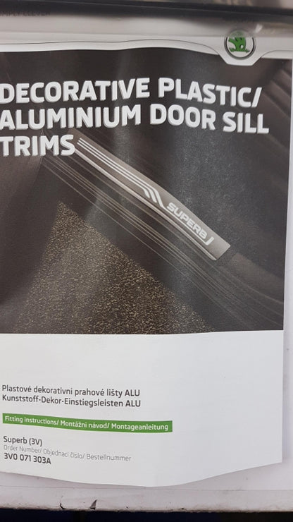 Original OE Volkswagen Einstiegsleisten Satz 3V0071303A