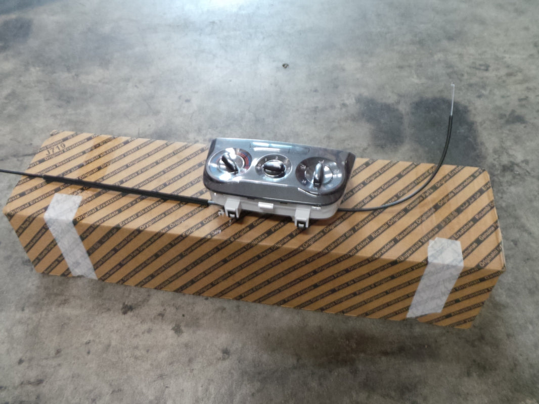 Original FIAT Grande Punto 2Y 4C 3X Heizung Bedienteil Regler 735419809