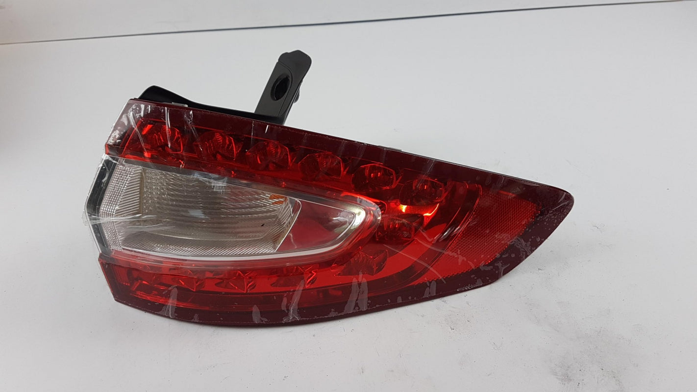 Original FORD Mondeo CNG 2014 > Heckleuchte Rechts 2291530