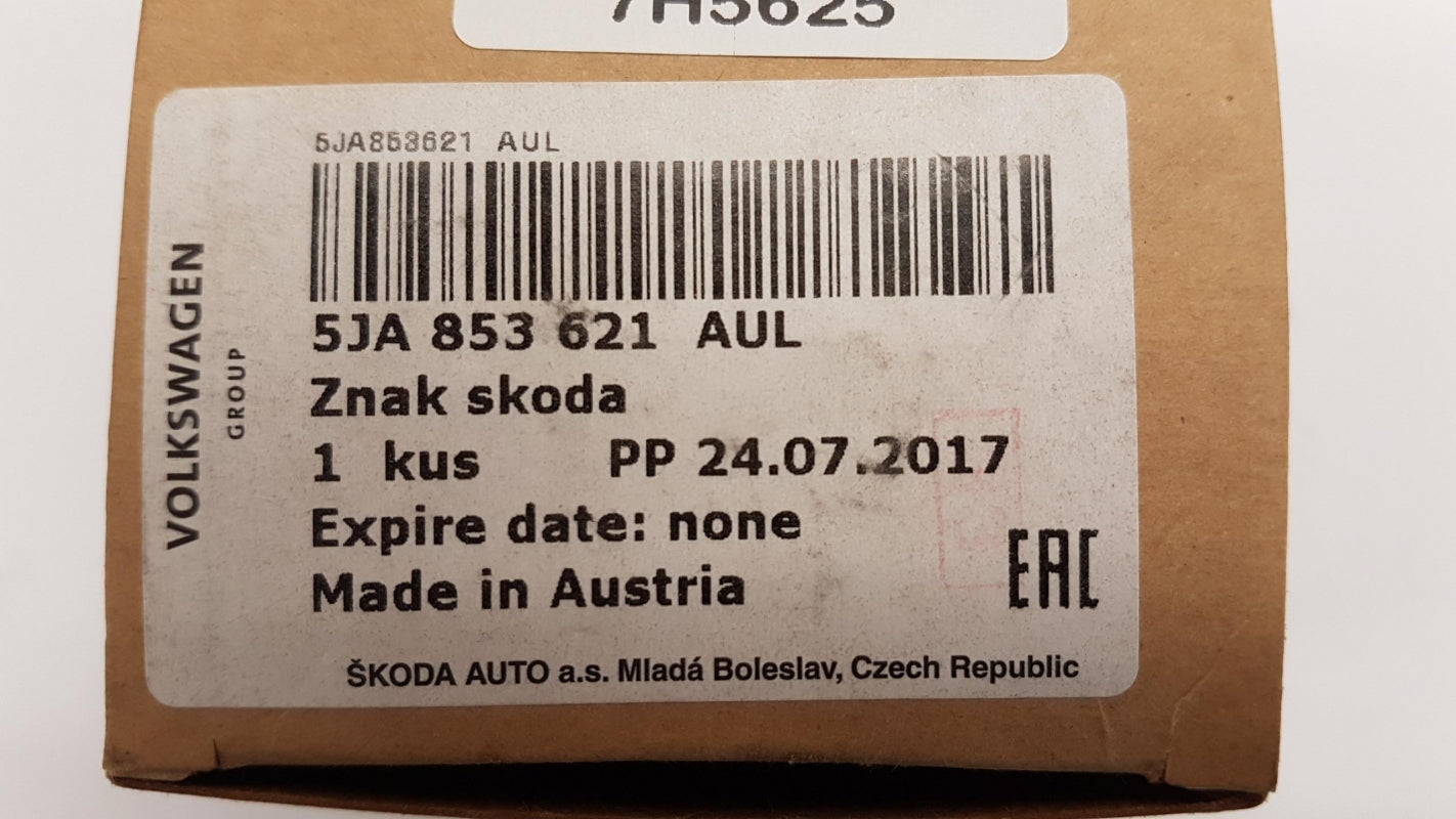 Original OE Volkswagen Emblem Logo 5JA853621AUL