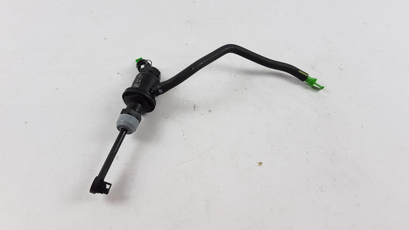 Original OE NISSAN Kupplungsgeberzylinder 30610ET000