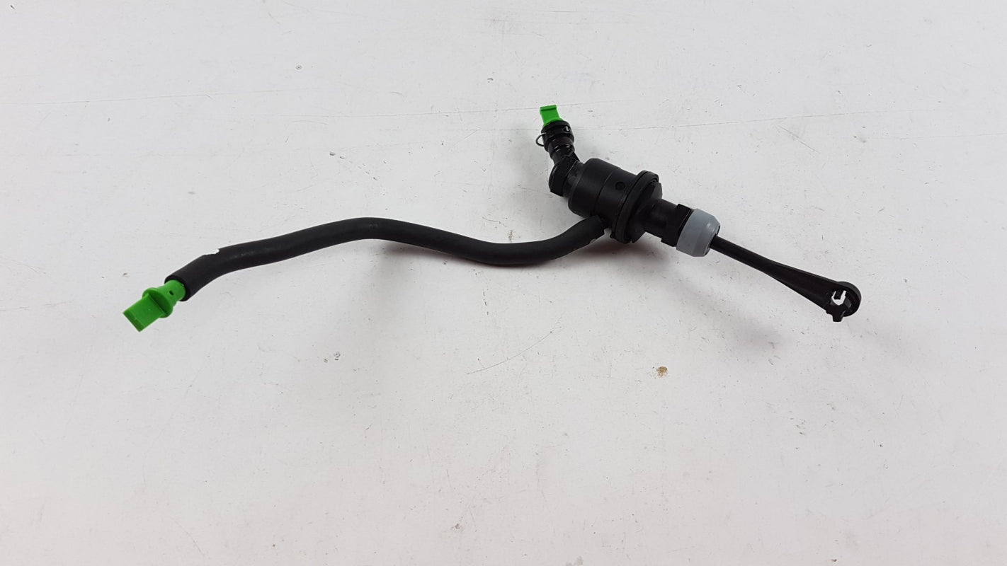 Original OE NISSAN Kupplungsgeberzylinder 30610ET000