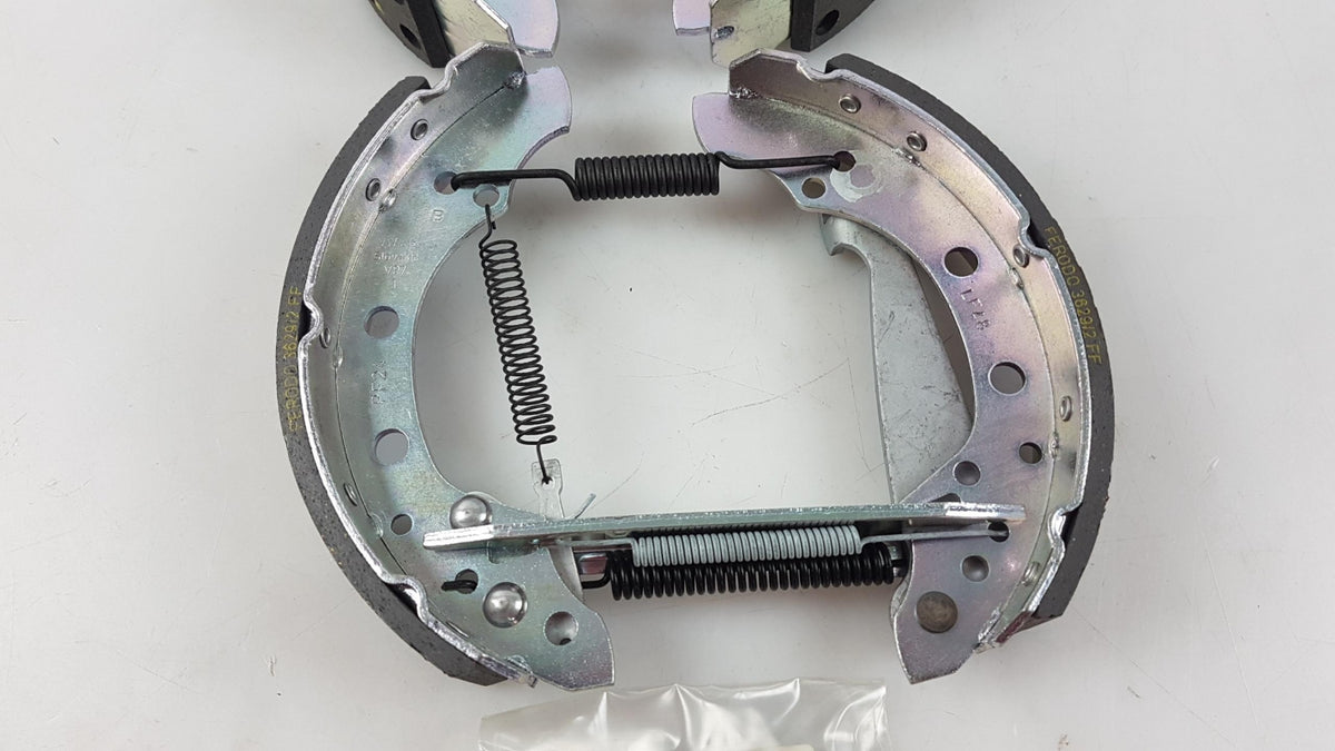 Original OE Volkswagen Bremsbackensatz 6R0698520X