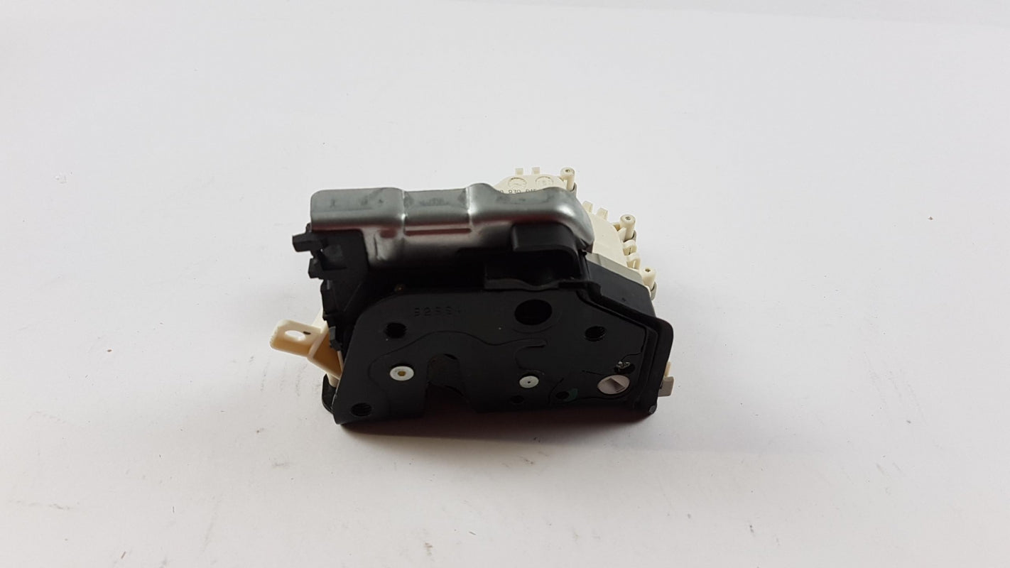 Original OE Volkswagen Türschloss 8X0839015C