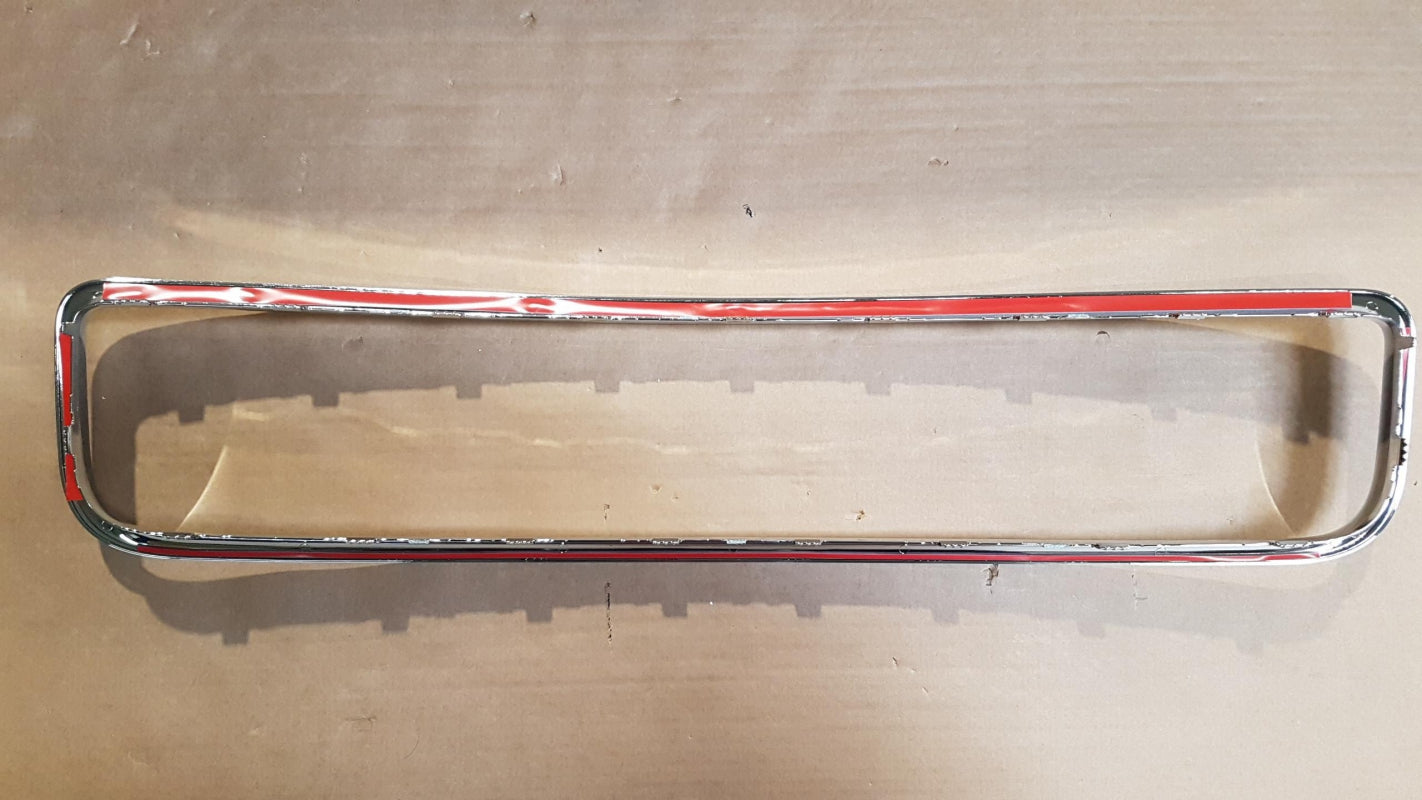 Original VW Touareg '07-'10 Kühlergrill Zierrahmen mitten chrom 7L6807243B2ZZ