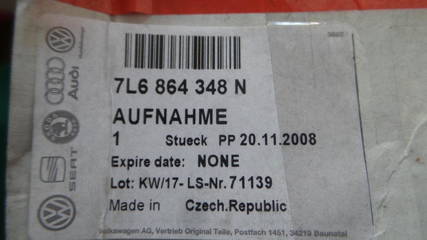 Original VW Touareg '06-'10 Aufnahme für Armlehne vorne 7L6864348N
