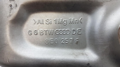 Original OE Volkswagen Achsschenkel 8E0407253E