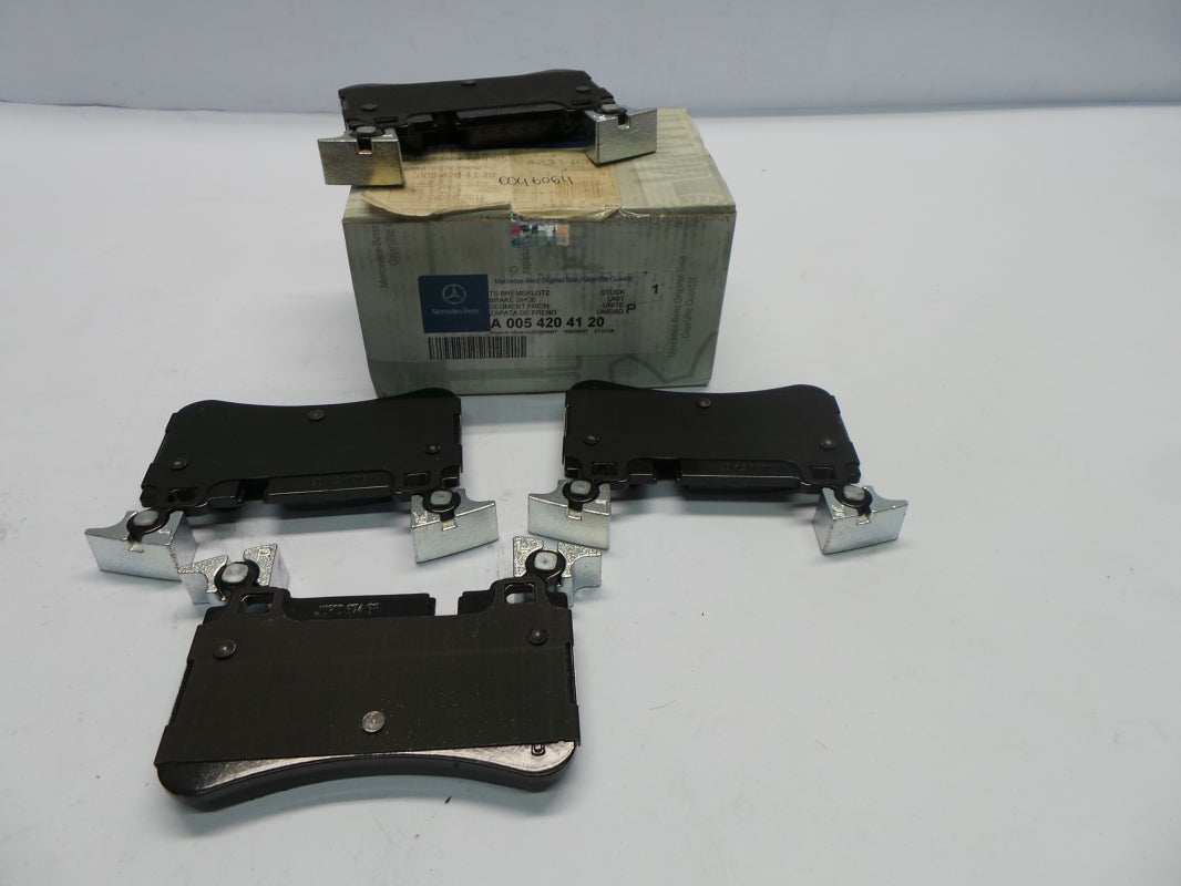 Original MERCEDES-BENZ A209 C209 R171 Bremsbeläge Bremsklötze hinten A0054204120