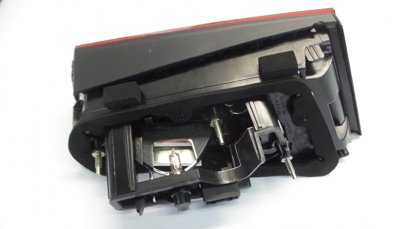 Original AUDI A3 III LED-Schlussleuchte Heckleuchte innen rechts 8V3945094B