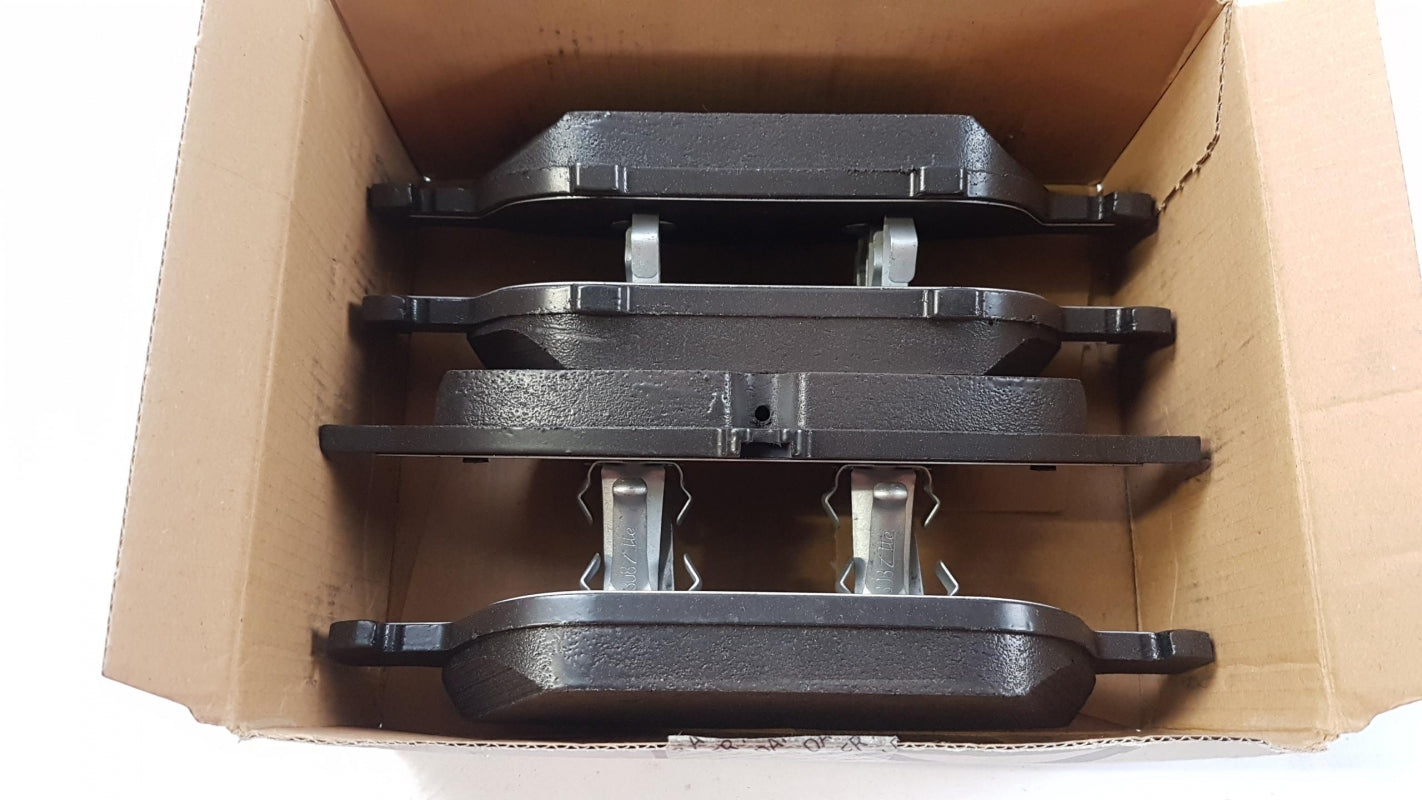 Original MERCEDES-BENZ E-Klasse C207 Bremsbeläge Satz Vorne A0074208720