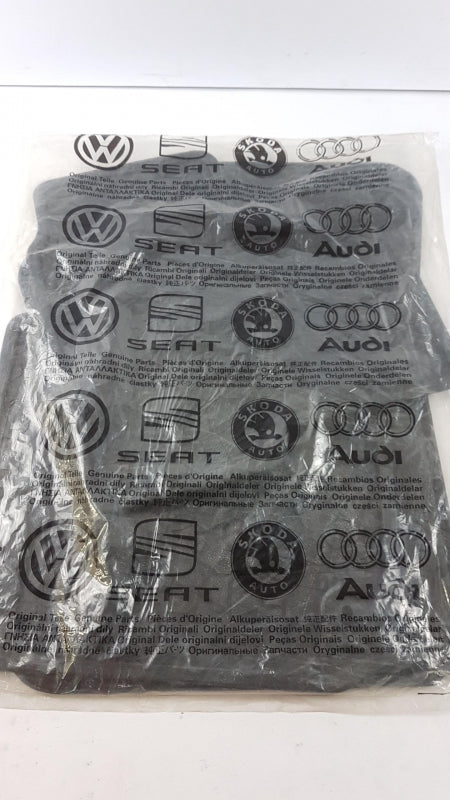 Original SEAT Mii Gummimattensatz Fußmattensatz 4-tlg Schwarz 1SL061500041