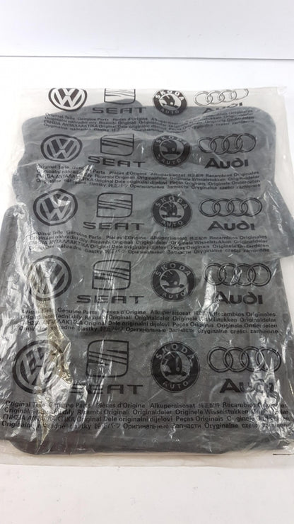 Original SEAT Mii Gummimattensatz Fußmattensatz 4-tlg Schwarz 1SL061500041