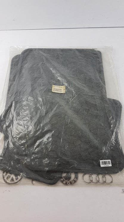 Original SEAT Mii Gummimattensatz Fußmattensatz 4-tlg Schwarz 1SL061500041