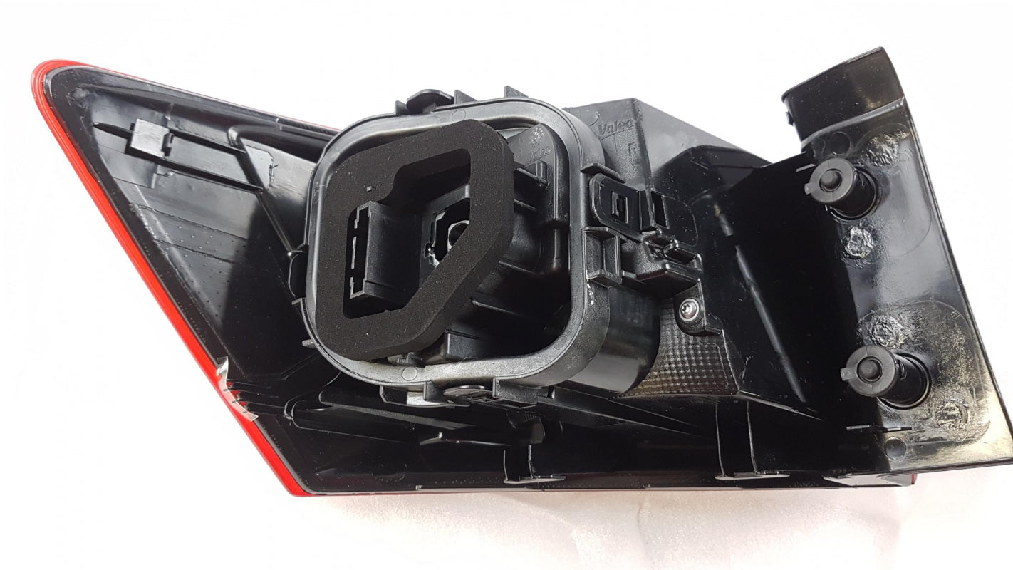 Original OE Volkswagen Heckleuchte 575945208D