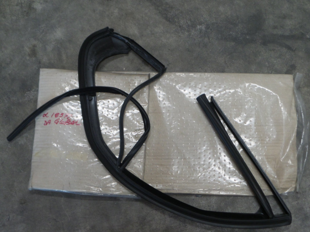 Original Jetta '06-'10 Fensterführungsschiene schwarz hinten links 1K5839431F5AP