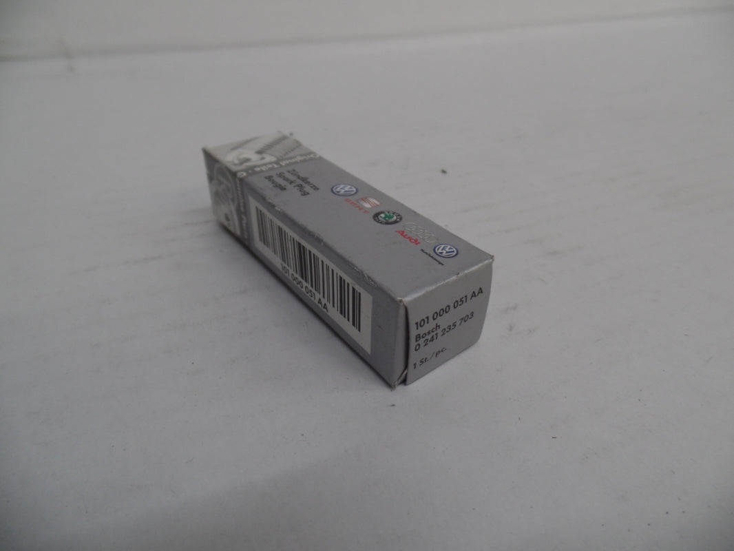 Original AUDI A3 A4 A6 A8 VW Bora Golf Parati Spark Plug LongLife 101000051AA 