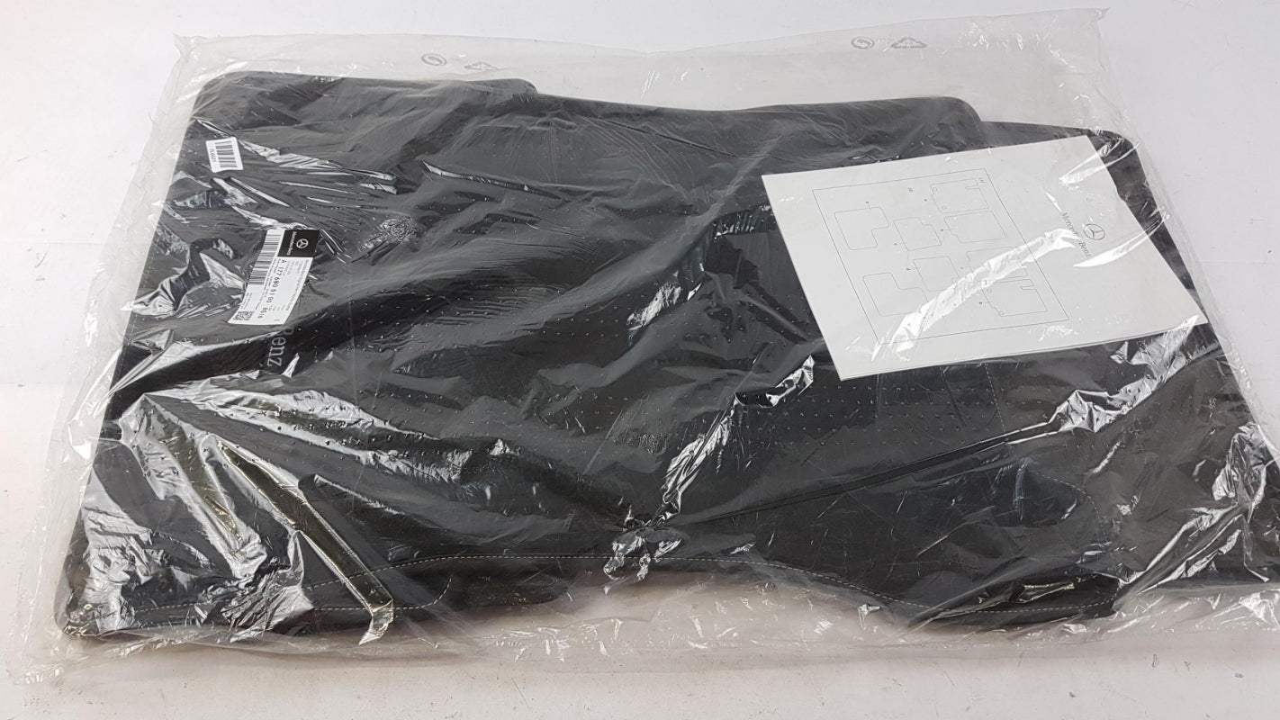 Original OE MERCEDES-BENZ Fußmattensatz A17768051008S16