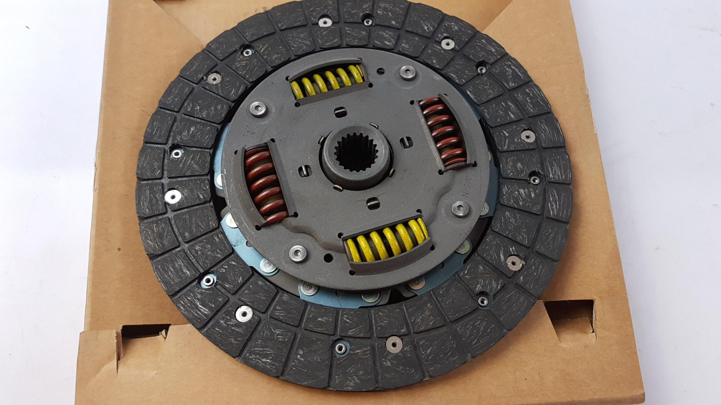 Original OE MITSUBISHI Kupplungsscheibe MD771334