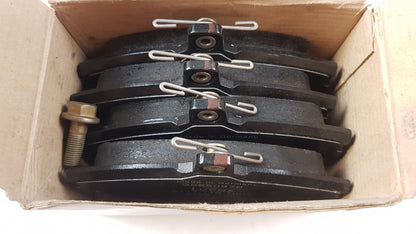 Original MITSUBISHI Carisma Bremsbeläge vorne M850976