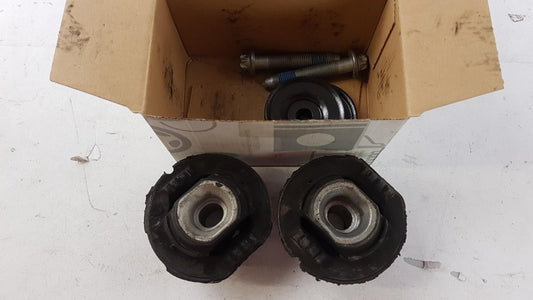 Original OE MERCEDES-BENZ Achsträger Lagerung A1683501408