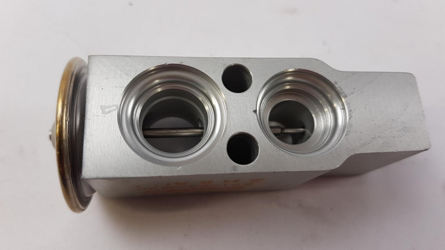 Original OE HYUNDAI/KIA valve 0K2FE61J30 