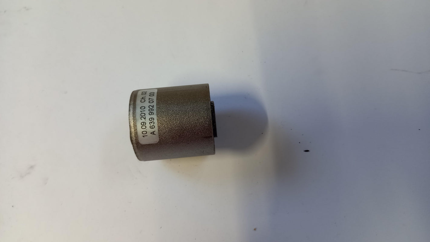 Original MERCEDES-BENZ W639 Vito Viano Lenker Lagerbuchse vorne A6399920703