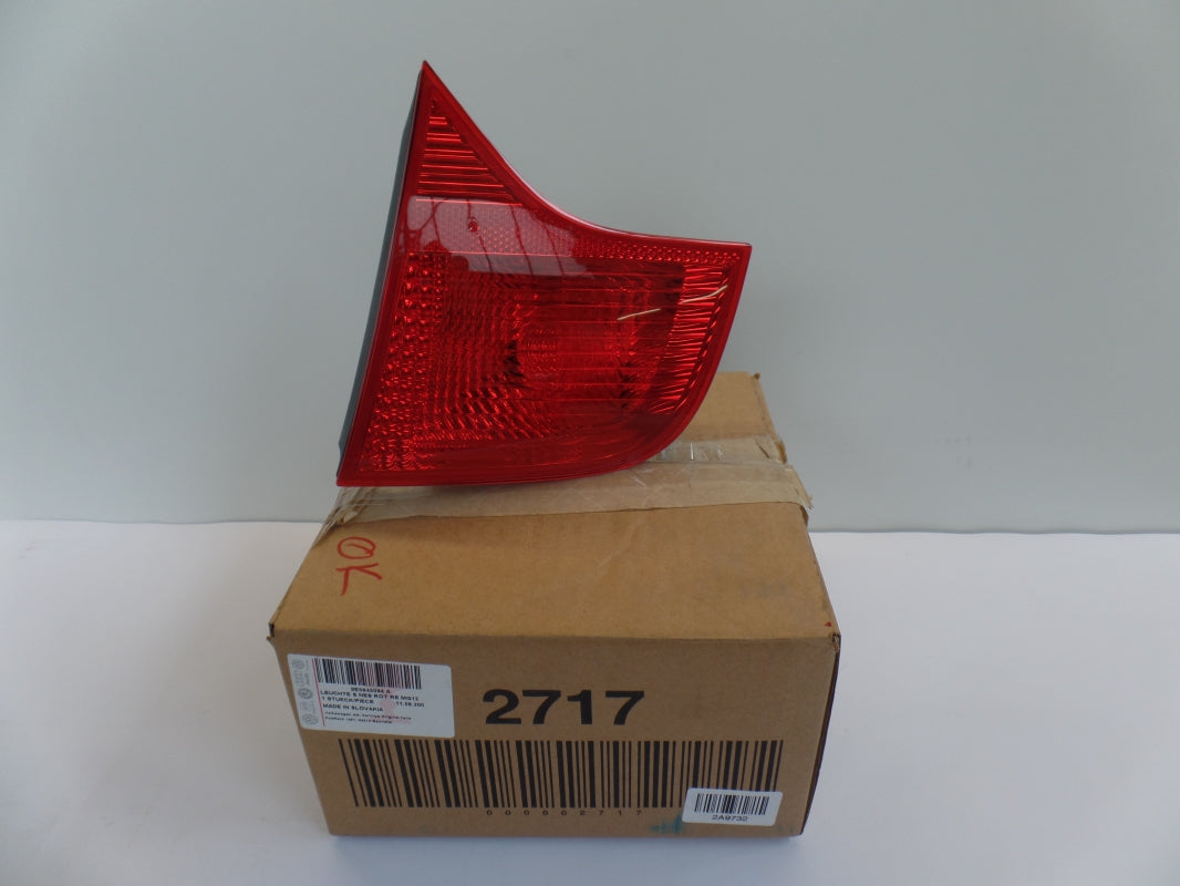 Original OE Volkswagen Heckleuchte 8E5945094A
