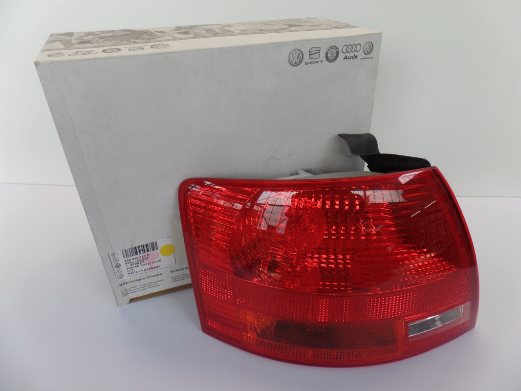 Original OE Volkswagen Heckleuchte 8E9945095E