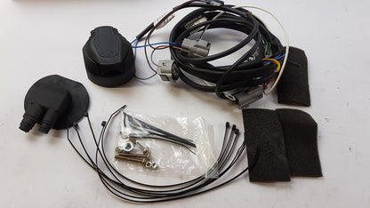 Original OE MITSUBISHI Anhängerkupplung Elektrosatz MZ312705
