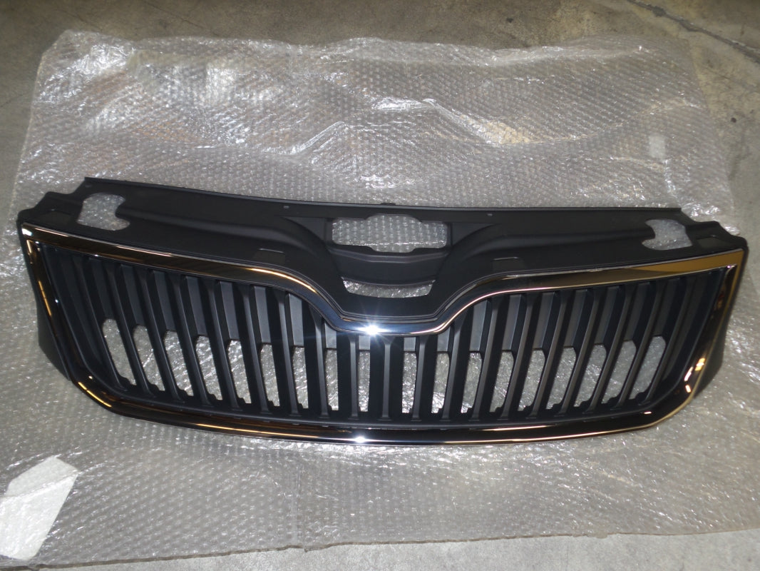 Original SKODA Rapid 2013- Kühlergitter Kühlergrill satinschwarz 5JA8536519B9