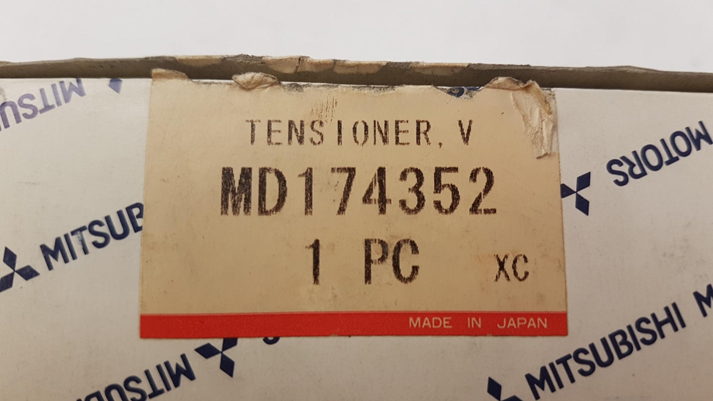 Original OE MITSUBISHI Riemenspanner MD174352