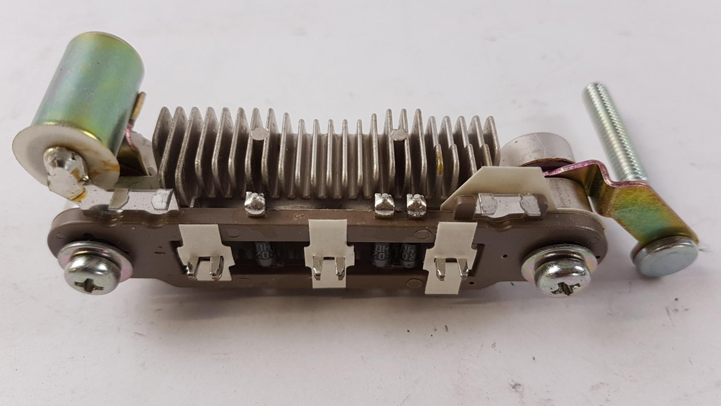 Original OE MITSUBISHI Lichtmaschine Gleichrichter MD611479