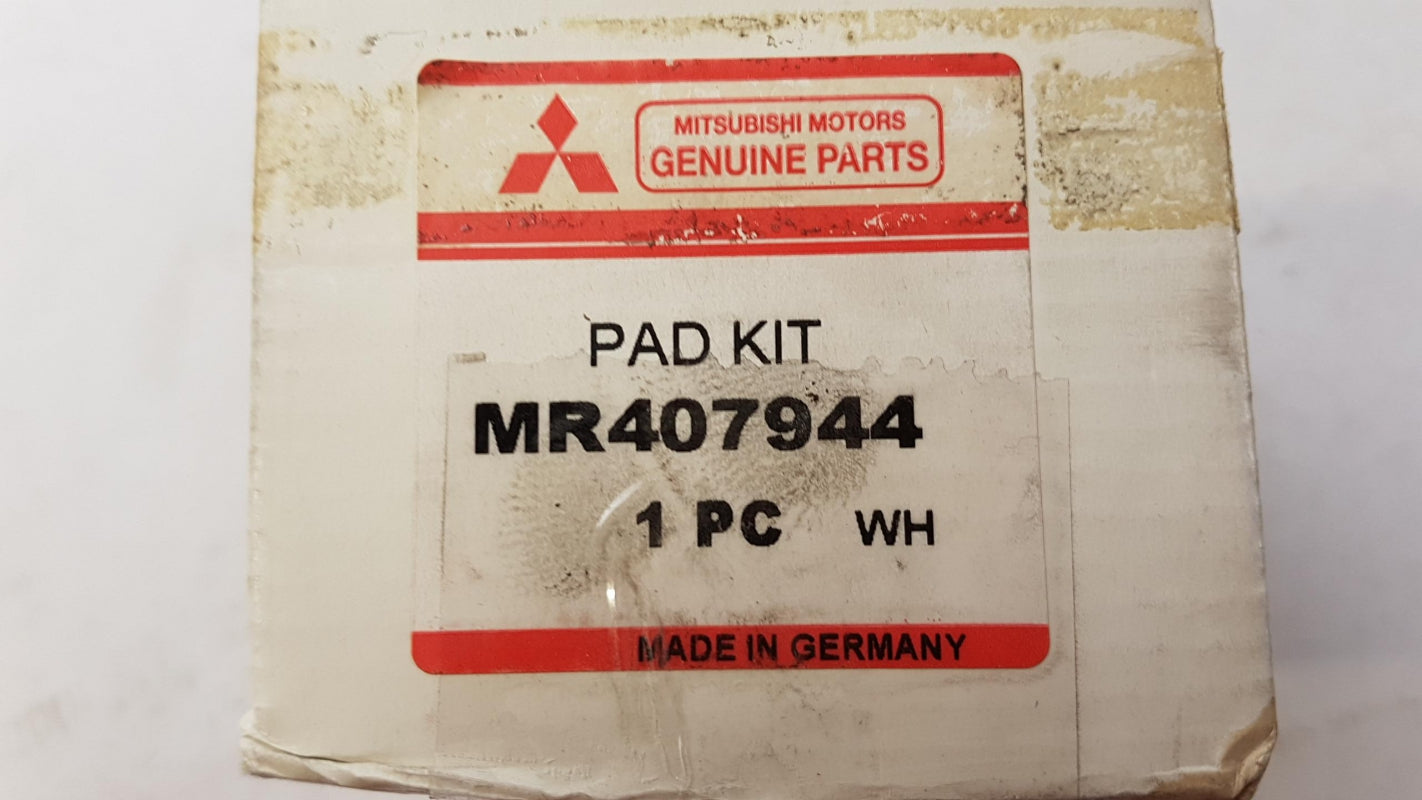 Original MITSUBISHI Carisma (DA) 1995-2003 Bremsbeläge Vorne MR407944