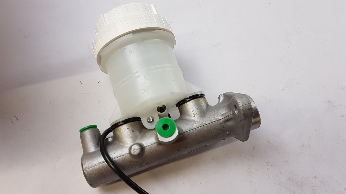 Original OE MITSUBISHI Hauptbremszylinder MB895963