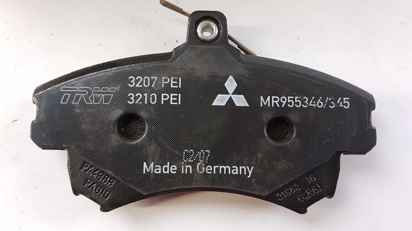 Original OE MITSUBISHI Bremsbeläge MR955351