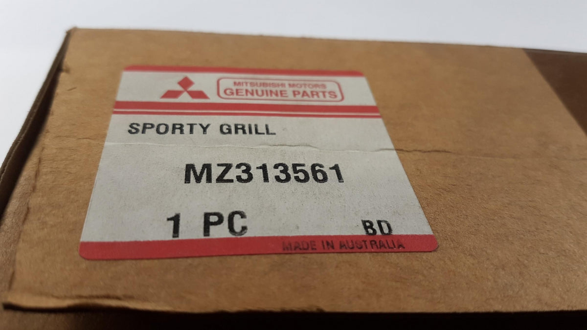 Original OE MITSUBISHI Stoßfänger Lüftungsgitter MZ313561