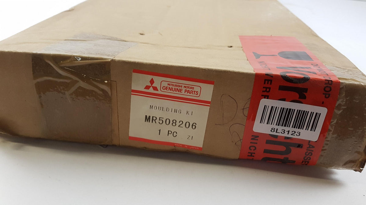Original OE MITSUBISHI Kotflügel Zierleiste MR508206