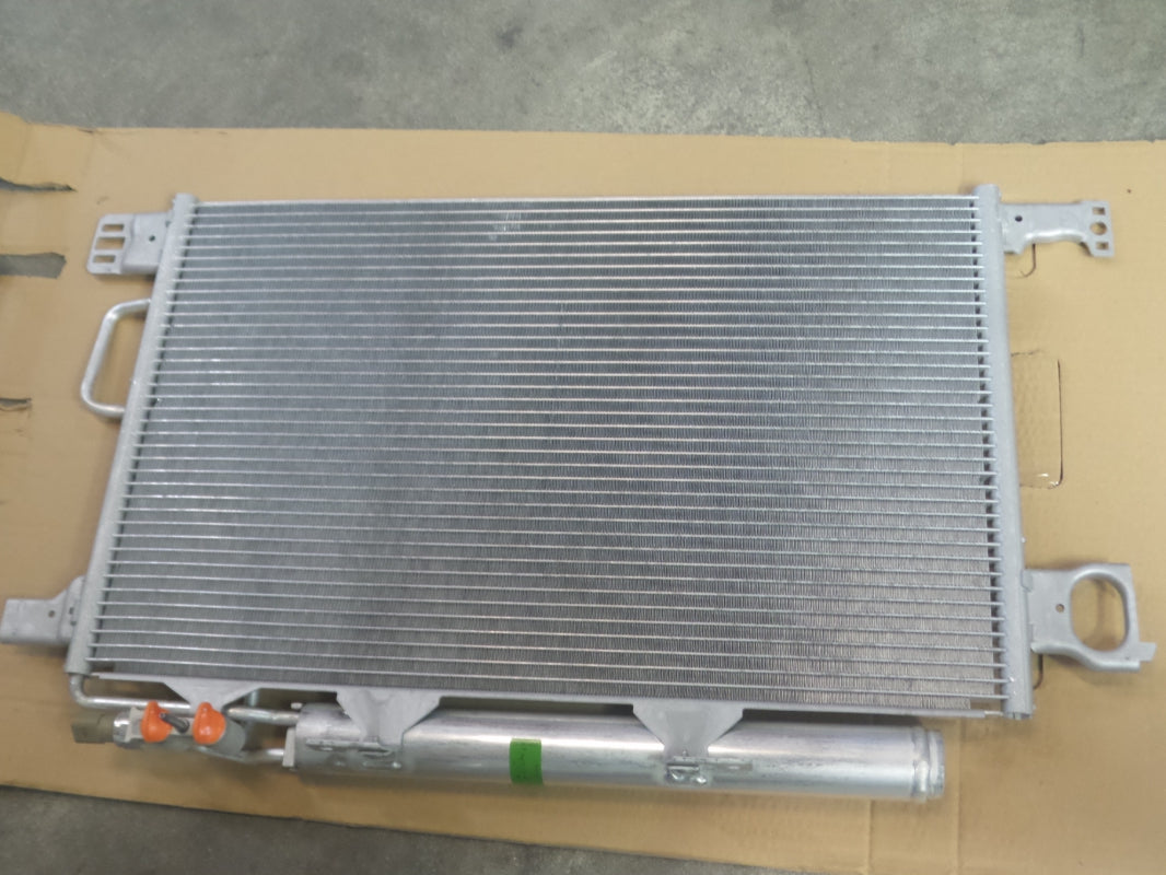 Original MERCEDES-BENZ C W203 CLC C203 CLK C209 Klimakondensator A2035000854