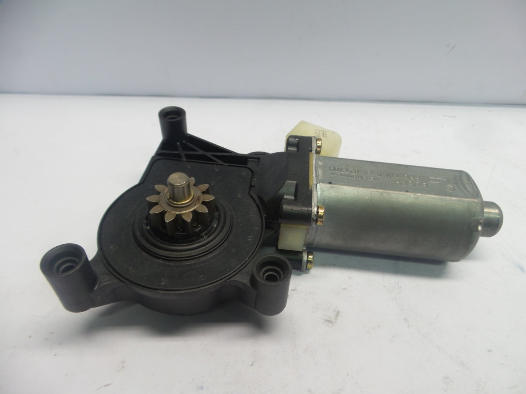 Original MERCEDES-BENZ W202 W210 Fensterhebermotor vorne rechts A2108205842