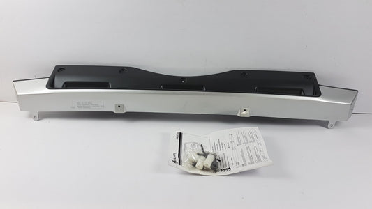 Original MITSUBISHI Pajero IV 2006- Abdeckung der Hinteren Stoßstange M313826DT1
