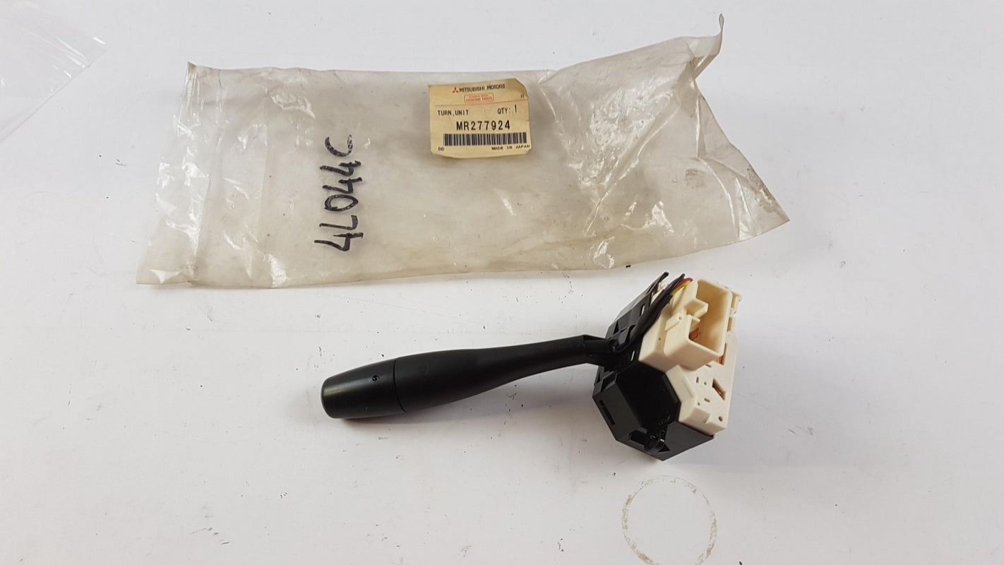 Original OE MITSUBISHI Scheinwerfer Schalter MR277924