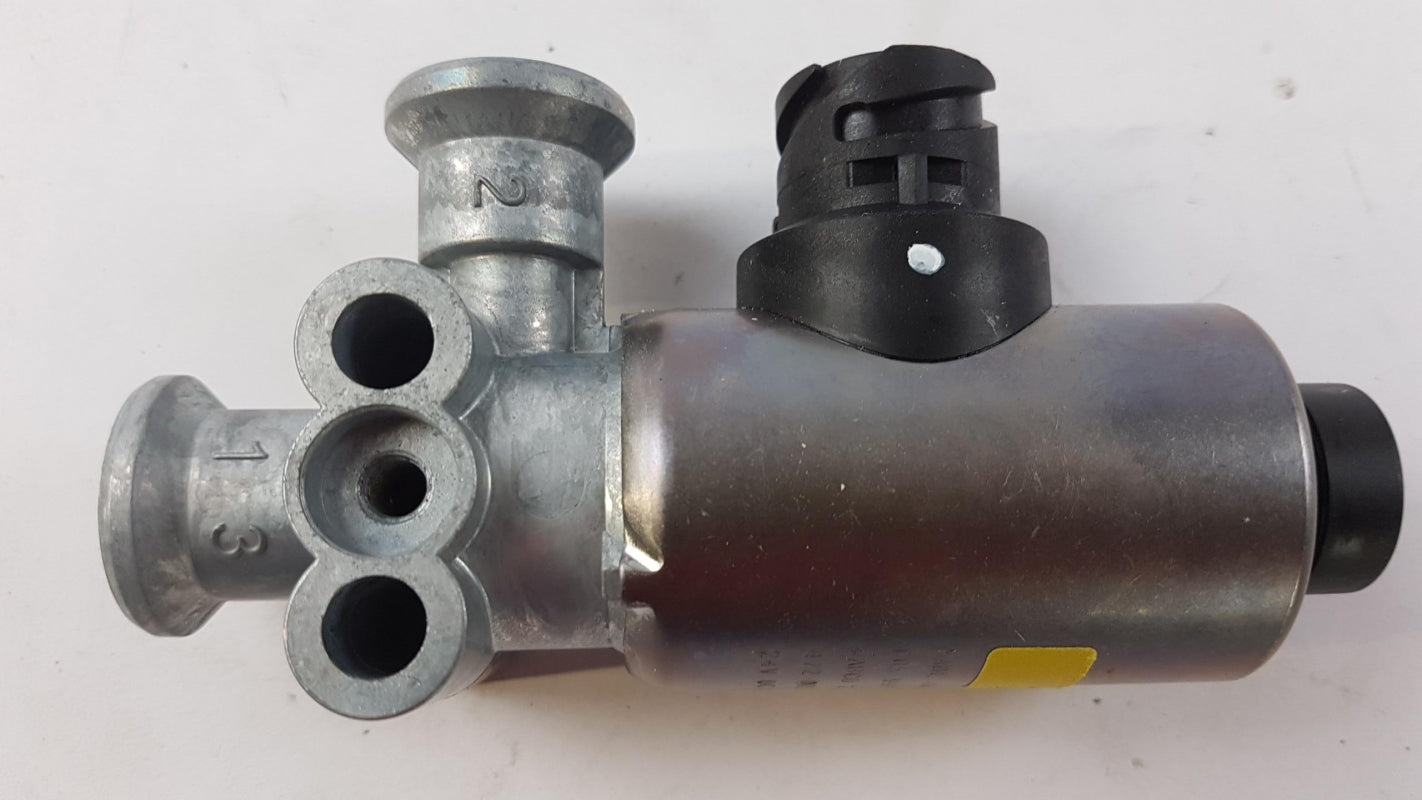 Original OE MERCEDES-BENZ Magnetventil A0059971136