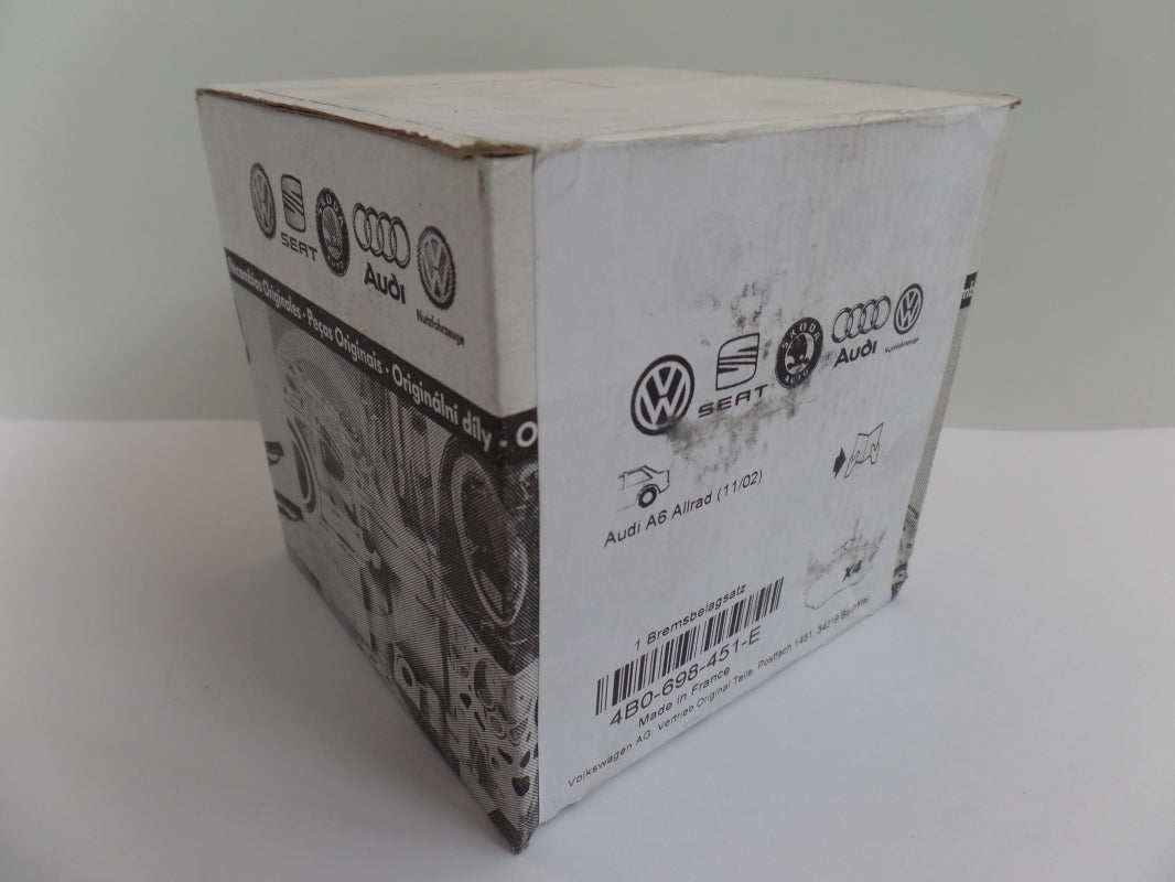 Original AUDI A6 (C5) VW Passat B5 Bremsbeläge hinten 4B0698451E