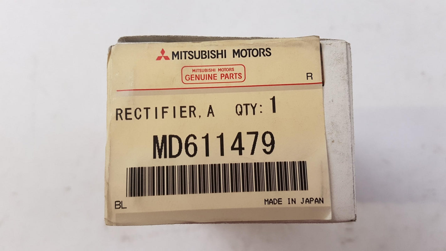 Original OE MITSUBISHI Lichtmaschine Gleichrichter MD611479