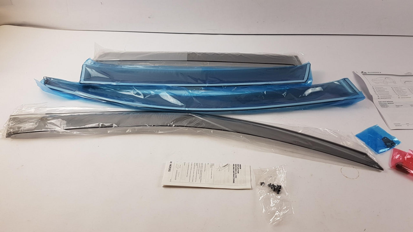 Original OE MITSUBISHI Windabweiser MZ380358