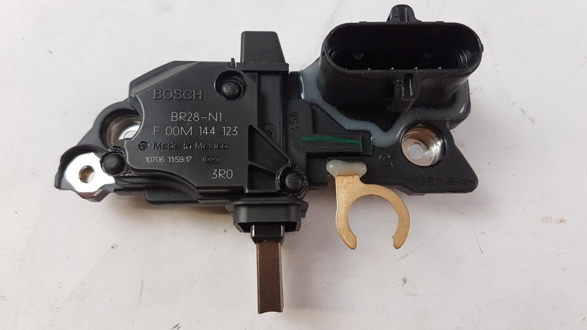 Original MERCEDES-BENZ Vario OM904LA Generatorregler Spannungsregler A0001543805