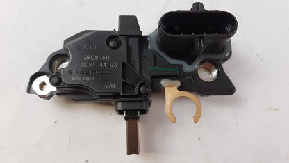 Original MERCEDES-BENZ Vario OM904LA Generatorregler Spannungsregler A0001543805