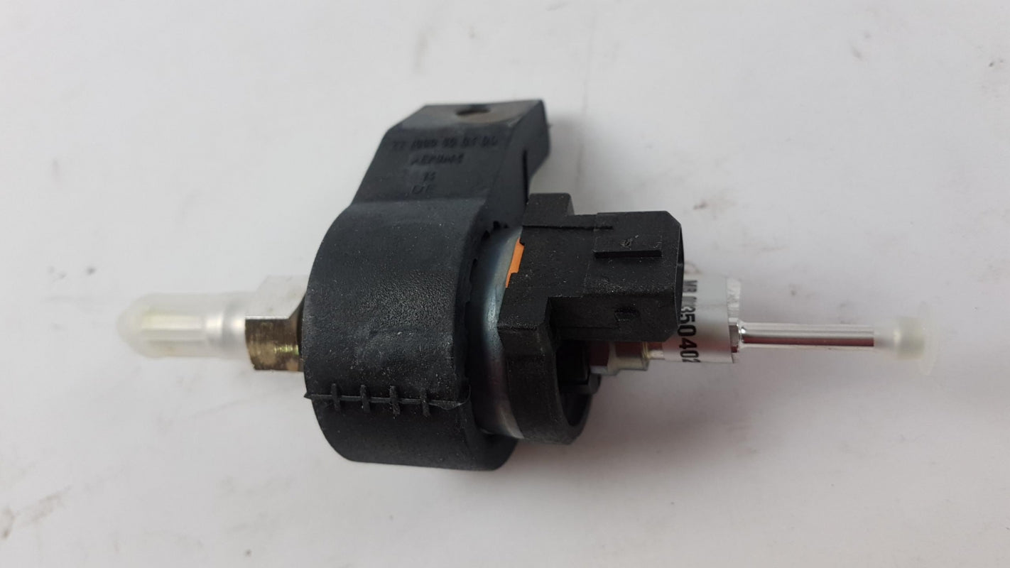 Original OE MERCEDES-BENZ Kraftstoffpumpe A0018350402