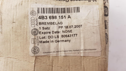 Original OE Volkswagen Bremsbeläge 4B3698151A