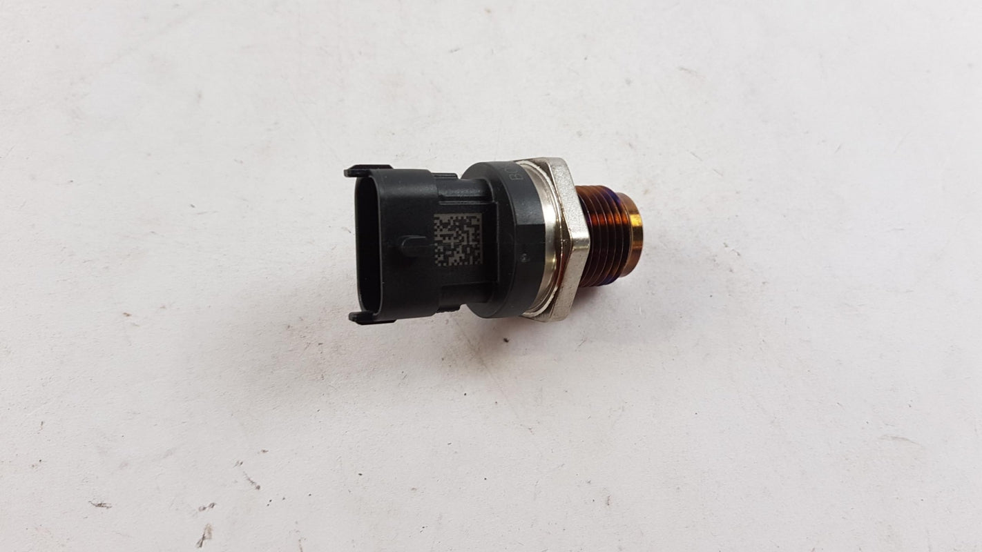Original HYUNDAI H-1 KIA Sorento Kraftstoffdrucksensor 314014A010